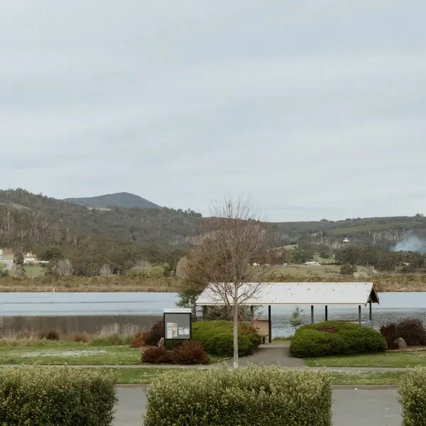 Huon River Sunrise Suite, gallery view 5