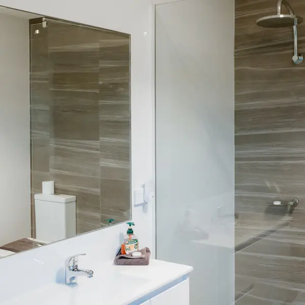 Huon River Sunrise Suite, gallery view 8