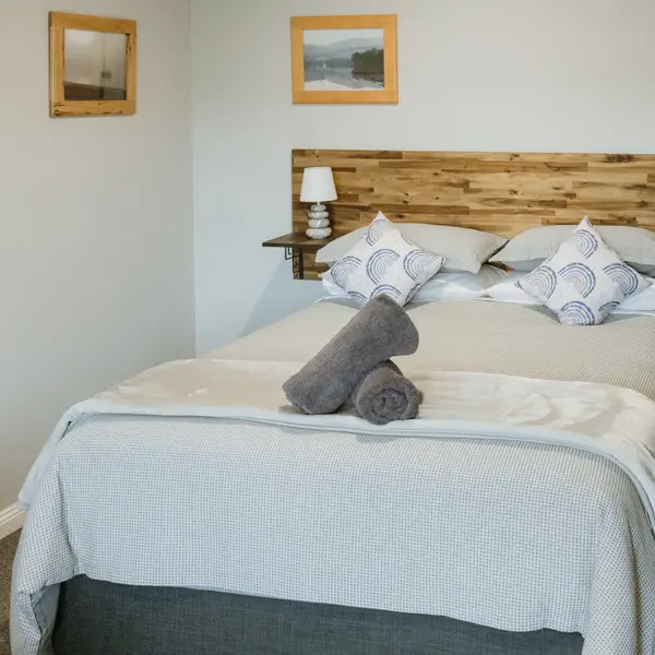 Huon River Sunrise Suite, gallery view 10