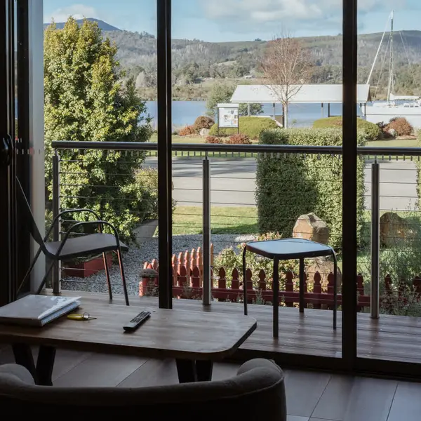 Honeymoon Suite, gallery view 4