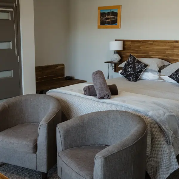 Honeymoon Suite, gallery view 5