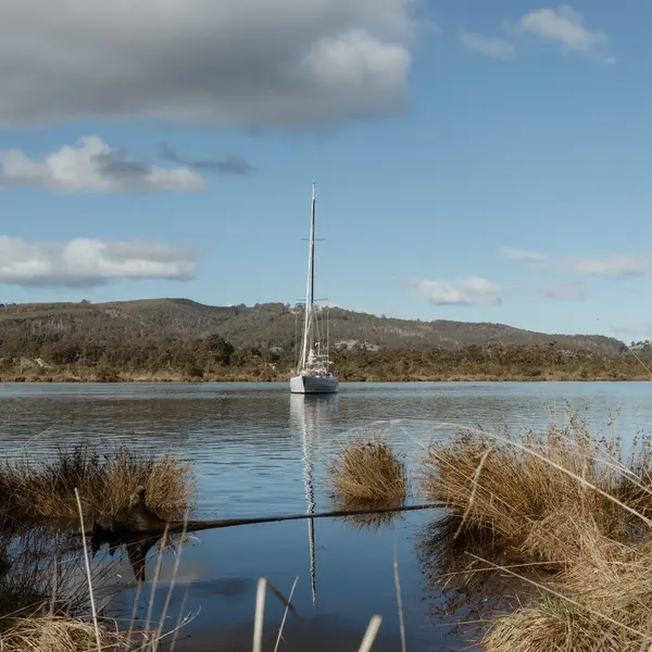Huon River Sunrise Suite, gallery view 23