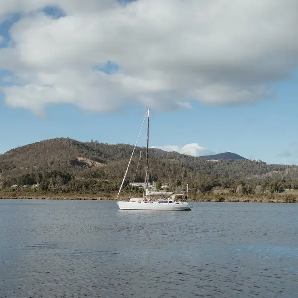 Huon River Sunrise Suite, gallery view 28