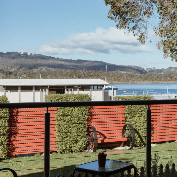 Huon River Sunrise Suite, gallery view 15