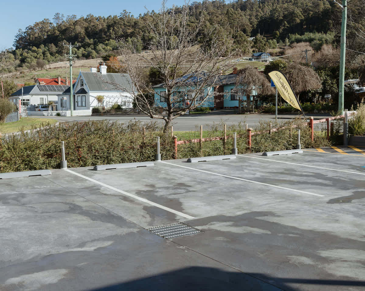 Huon River View Suite - Gallery Image 2